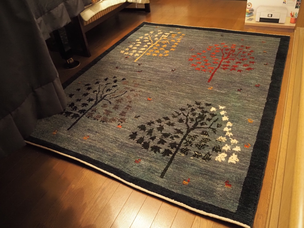 ギャッベ 絨毯 ピアノ部屋 アマレ 150×200cm ブルー ギャッベブルー ラグ 遊牧民 草木染め インテリア 住宅リフォーム 京都 山科 亀岡 亀屋寝装センター